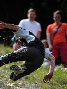 Gloucestershire Cheese Rolling 2013