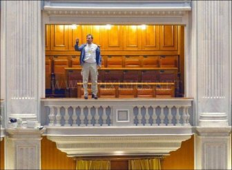 Man Jumps from Balcony of Romania's Parliament