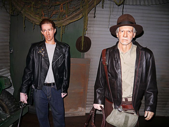 A Visitor Is Disappoointed With a Wax Museum