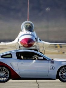 Ford Mustang U.S. Air Force Thunderbirds
