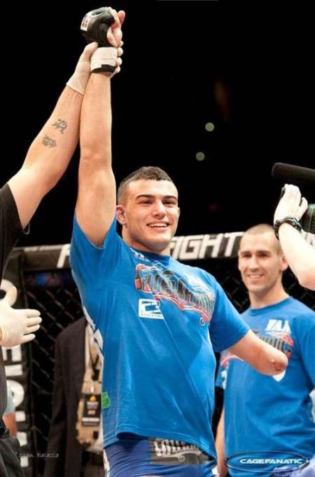One-Armed Fighter Nick Newell