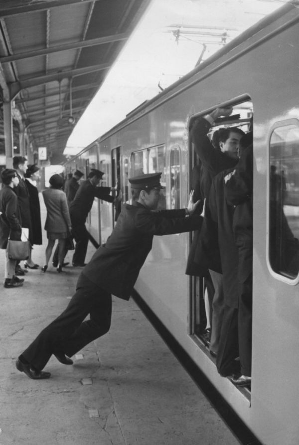 Tokyo Commuters in the ’60s and ’70s
