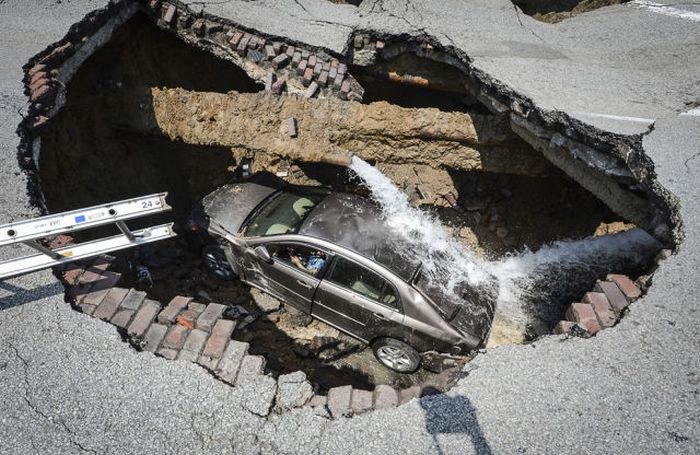Pictures of Sinkholes