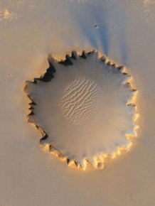 Pictures of Mars Taken by Orbiter