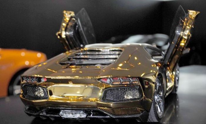 Solid Gold Aventador LP 700-4 Model