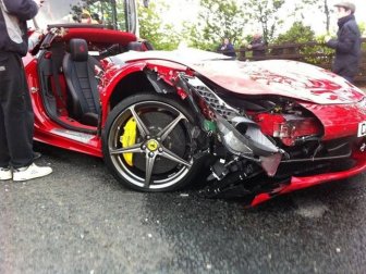 Crashed Ferrari 458 Italia