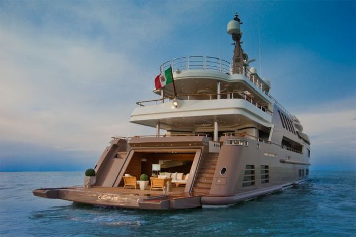 Awesome Luxury Yacht CRN 125 J'Ade