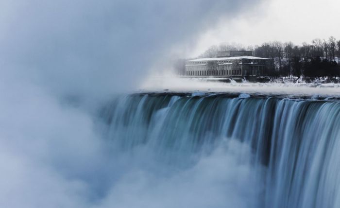 Niagara Falls is Frozen Again