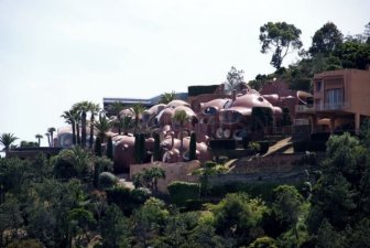 Pierre Cardin’s Palais Bulles