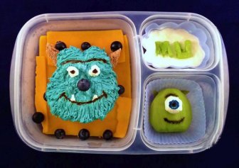 Dad Creates Great Lunches for His Kid