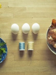 How to Dye Easter Eggs with Onion Shells and Flowers