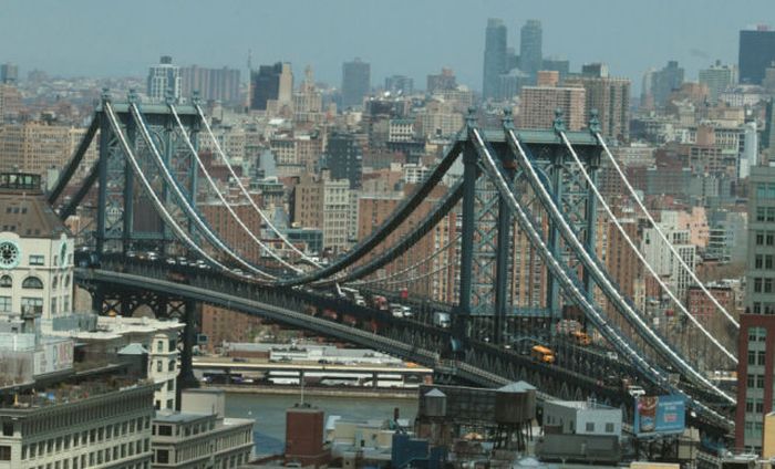 Homeless Man Makes The Manhattan Bridge His Home