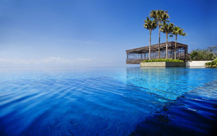 The World's Most Amazing Infinity Pools