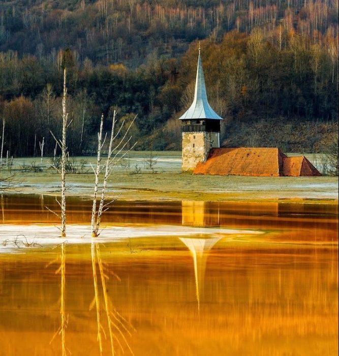 Romanian Village Ruined By A Toxic Lake