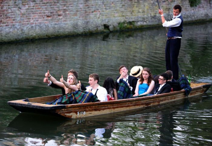 How Cambridge University Students Start Vacation