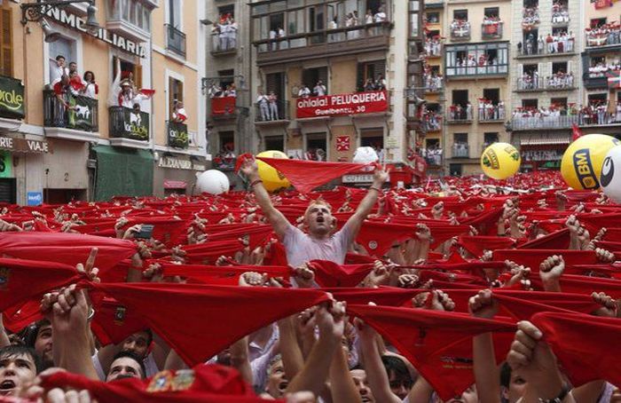 Spain's Annual Street Festival Is A Lot Of Fun