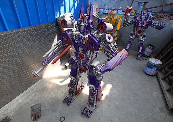 Chinese Man Builds Giant Transformers Replicas