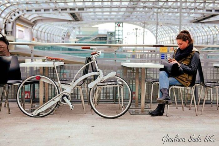 Full Size Bicycle Folds Up Like An Umbrella