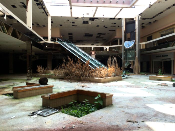 A Look Inside The Abandoned Rolling Acres Mall