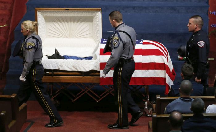 Police Dog Gets A Heroes Funeral