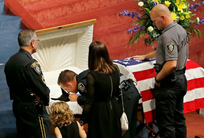 Police Dog Gets A Heroes Funeral