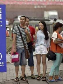 China Makes Special Lane For Smart Phone Addicts