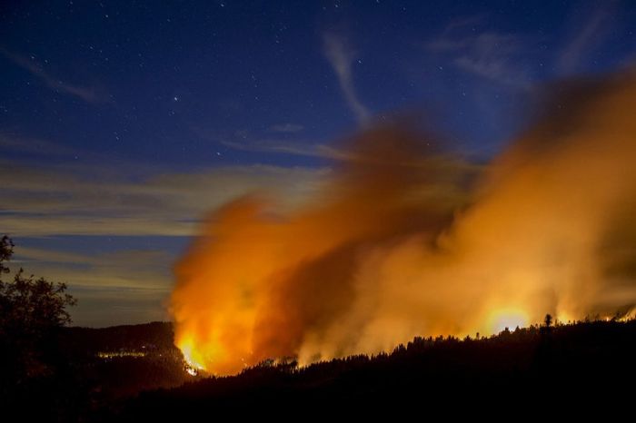 Powerful Pictures Of The California Wildfires 
