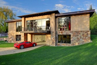 Mix Between A Mansion And A Garage