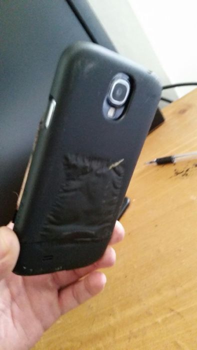 Samsung Galaxy S4 Explodes