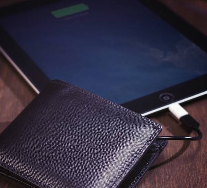 This New Wallet Charges All Your Electronics