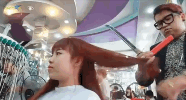 This Hairdresser Uses A Samurai Sword
