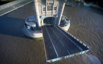 The New Tower Bridge Walkway In London Has An Amazing View