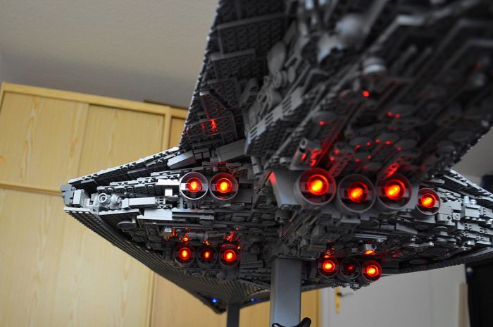 Amazing Star Wars Replica Built With LEGOS