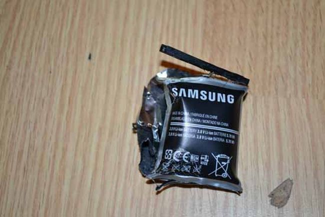 Samsung Phone Explodes While The Owner Is Sleeping