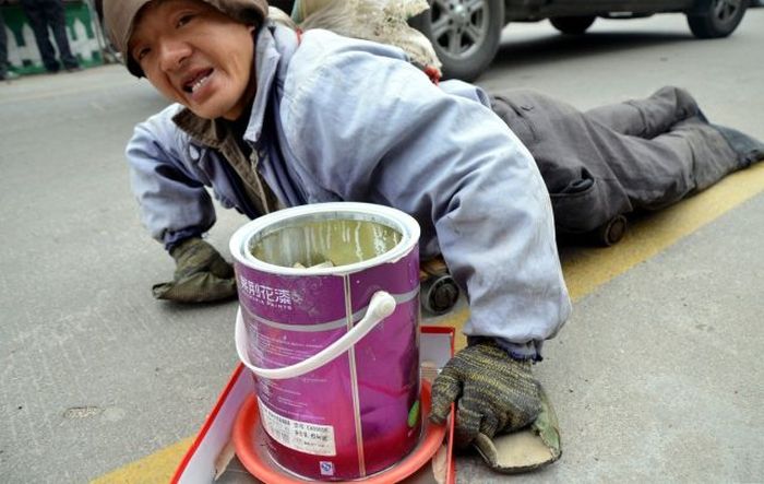 Disabled Chinese Beggar Is A Total Fraud