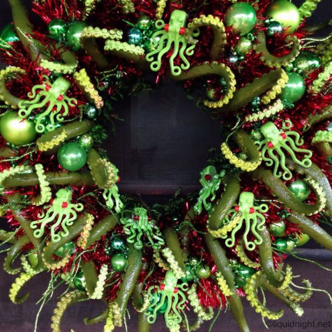 This Cthulhu Themed Christmas Wreath Has So Many Tentacles