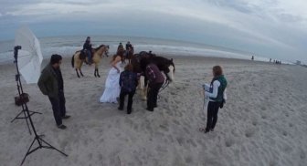 Why Adding A Horse To Your Wedding Pictures Is A Bad Idea