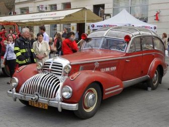 This Vintage Fire Truck Is A Sight To See