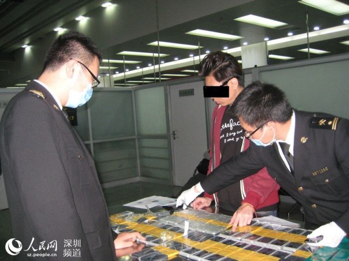 This Man Tried To Smuggle 94 iPhones
