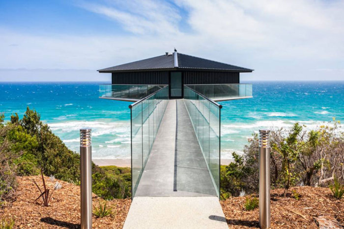 This Australian House Will Make You Believe It's Floating
