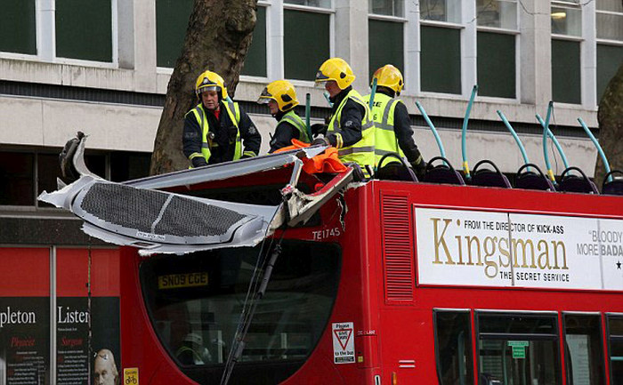 Five People Injured When London Bus Gets Roof Ripped Off By A Tree