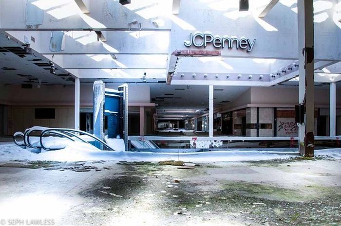 This Snow Covered Abandoned Mall Has Been Forgotten By Time