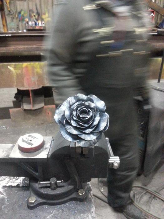 Metal Valentine's Day Roses For The One You Love