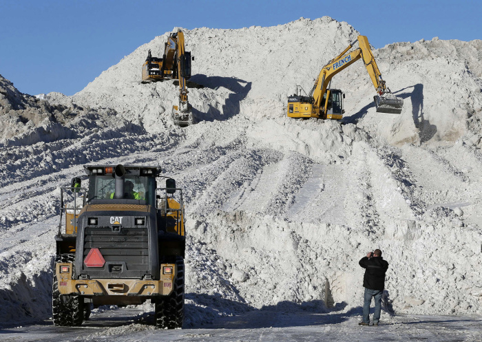 The East Coast Of The United States Is Getting Buried By Snow