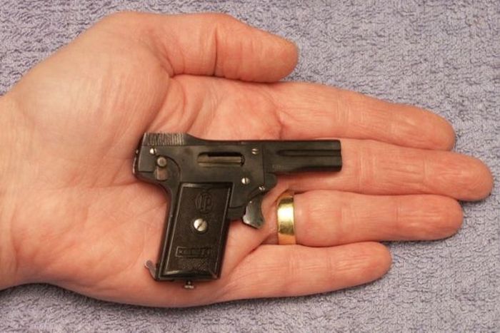 The World s Smallest Semi Automatic Pistol Others