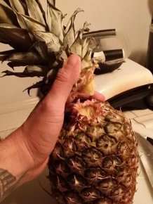 The Best Way To Cut A Pineapple