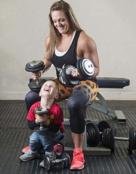 Overweight Mother Transforms Herself Into Championship Bodybuilder