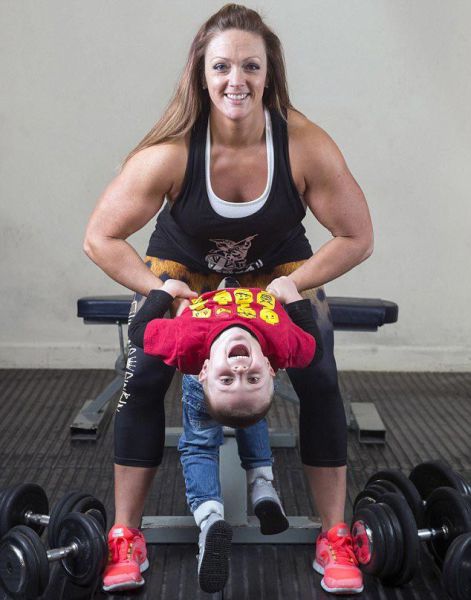 Overweight Mother Transforms Herself Into Championship Bodybuilder
