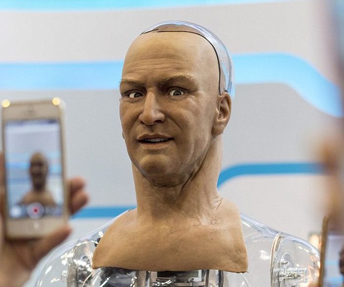 This Amazing Humanoid Robot Can Make Lifelike Facial Expressions