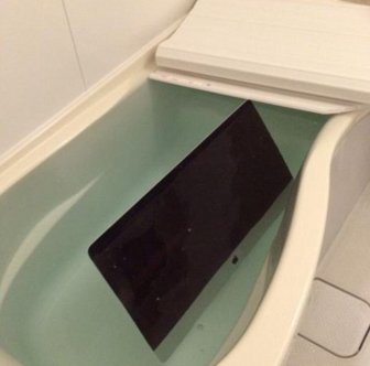 Apple Collection Gets Thrown In A Bathtub By Angry Girlfriend